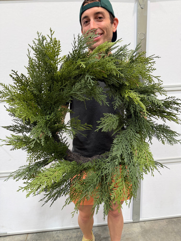24" Dia Western Cedar Wreath