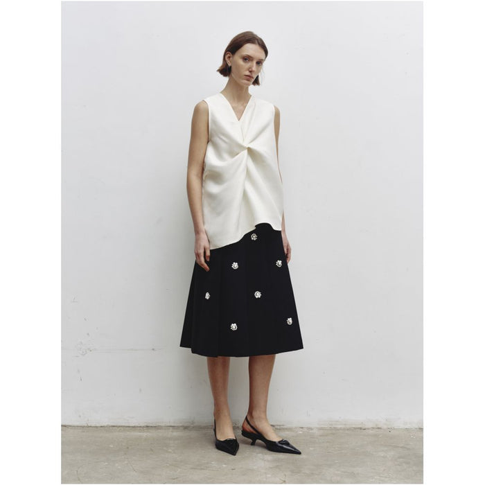Serrer Off white asymmetrical V neck knot sleeveless top image 4