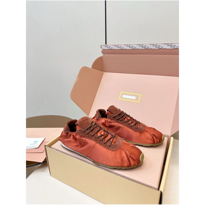 Brownish red / 35