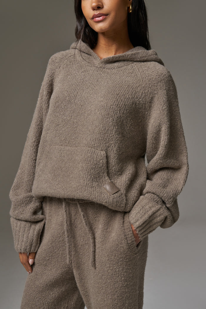 BOUCLE KNIT HOODIE - BROWN