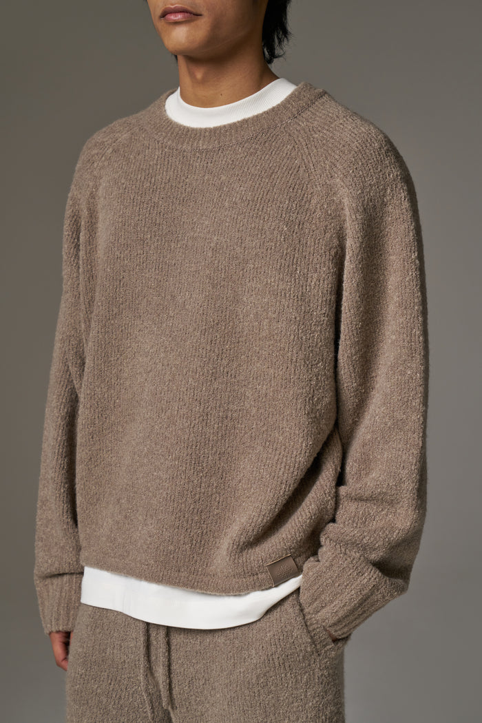 BOUCLE KNIT RAGLAN CREW - BROWN