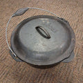 Cast iron dutch oven w/ bail handle
