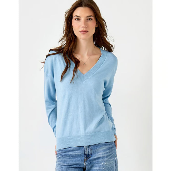 Charlie Paige Cashmere Blend Relaxed V-Neck Sweater In Blue