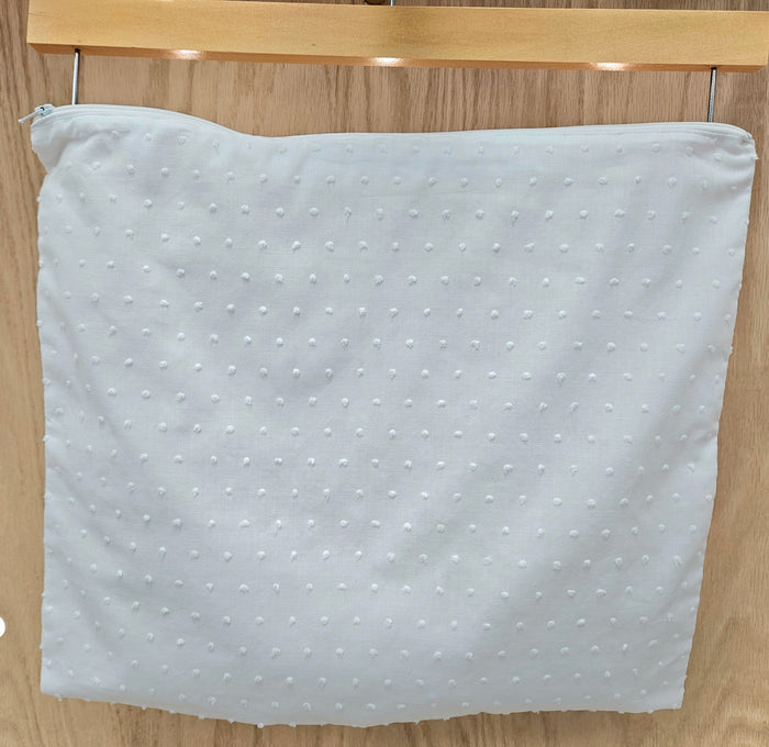 White cotton dot zipper top envelope.