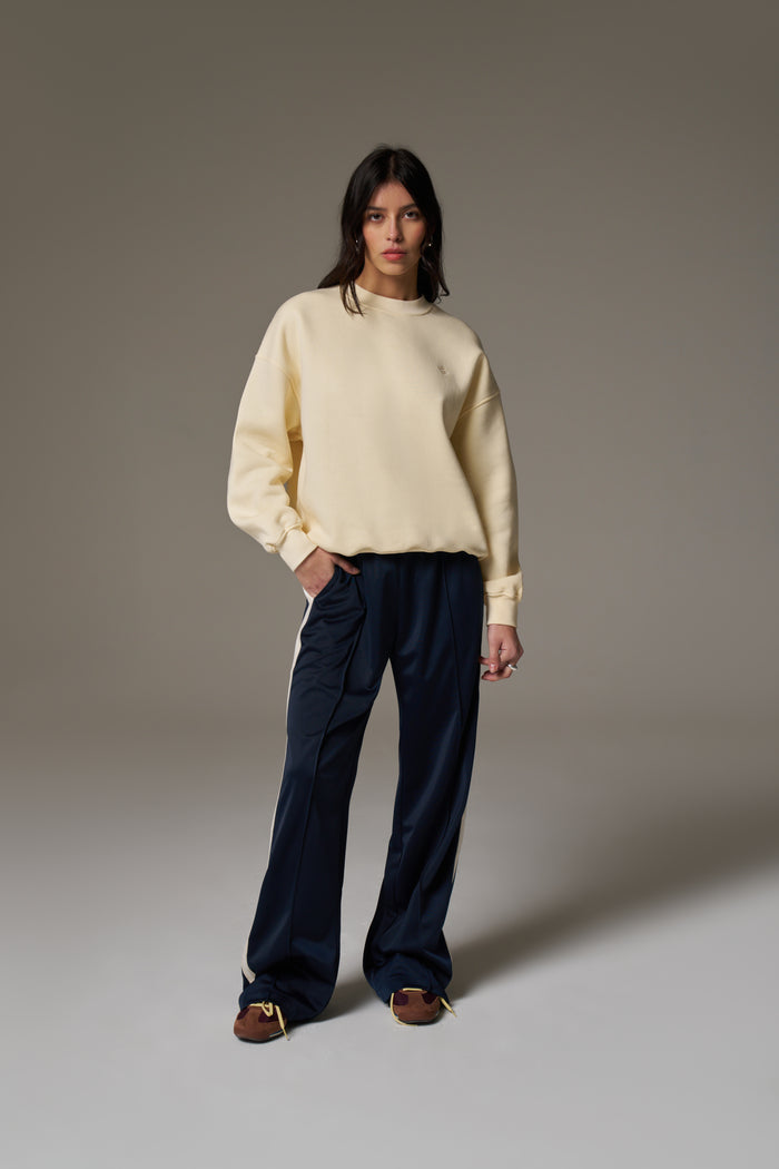 EMBLEM EMBROIDERED SWEATSHIRT - BUTTERMILK