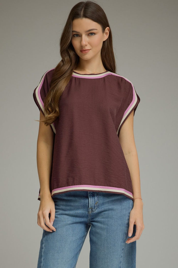 ENTRO Round Neck Short Sleeve Top In Chocolate
