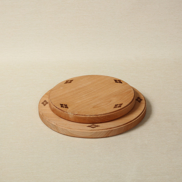 Hana round cutting boards