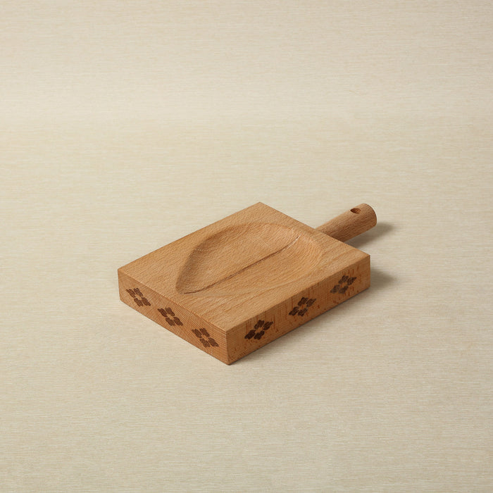 Hana small cutting and carving board
