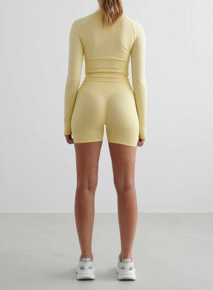 Mellow Shape Seamless Hotpants & Zip Jacket Set