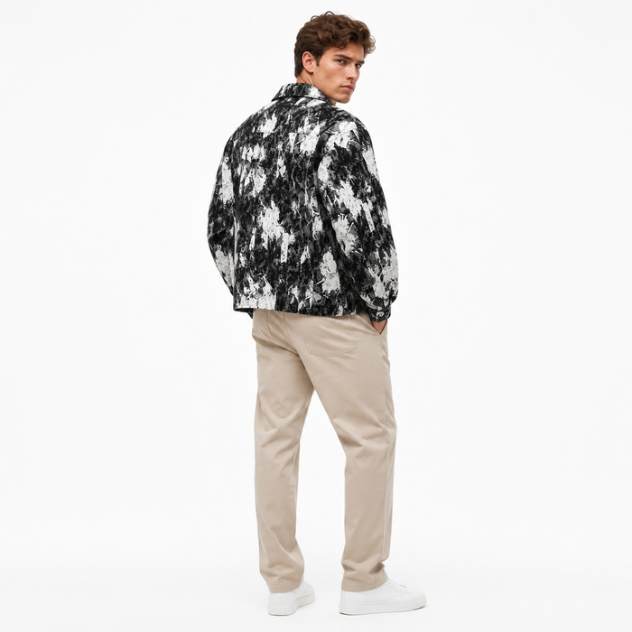 Quality men's jacket with chest pocket details, balanced structure, and a smooth inner lining.