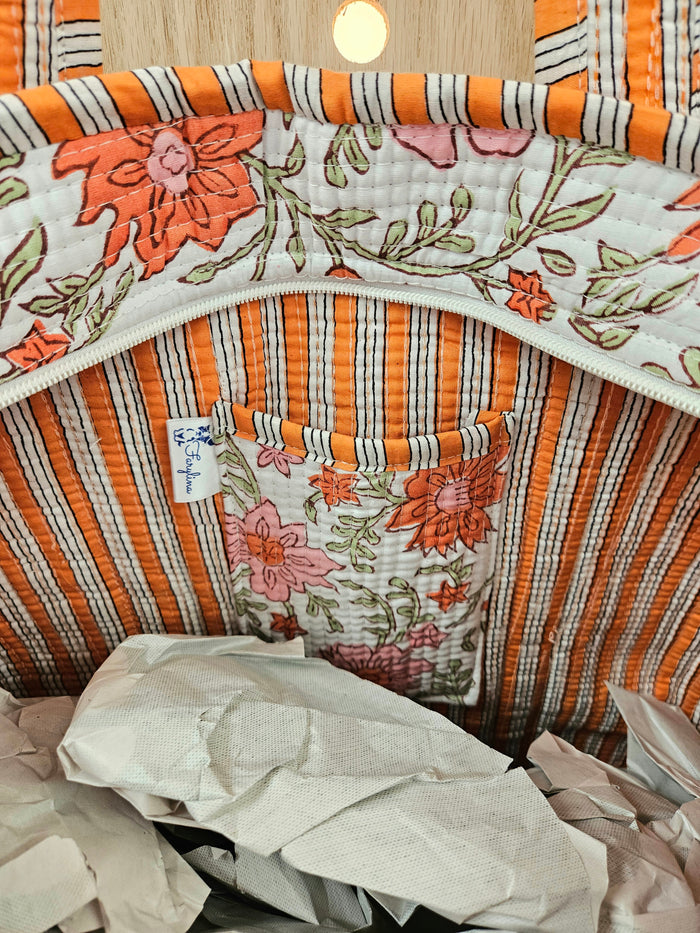 Open tote bag with inside pocket