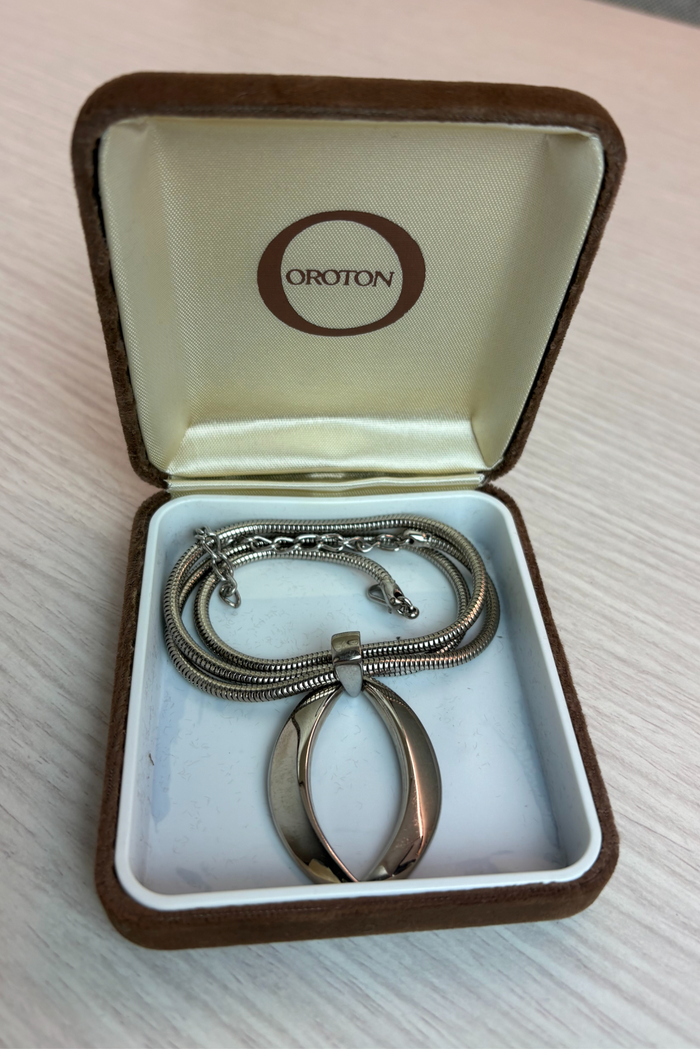 Oroton Silver Tone Pendent Necklace