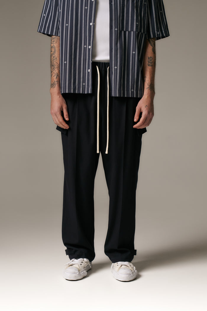PLEATED WIDE LEG TROUSER - NAVY