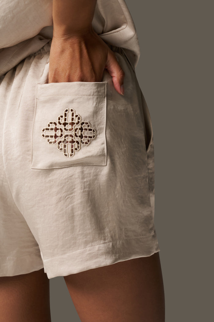 SATIN EMBLEM SHORTS - BEIGE
