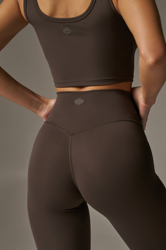 SCULPTING STRETCH EMBLEM LEGGINGS - CHOCOLATE