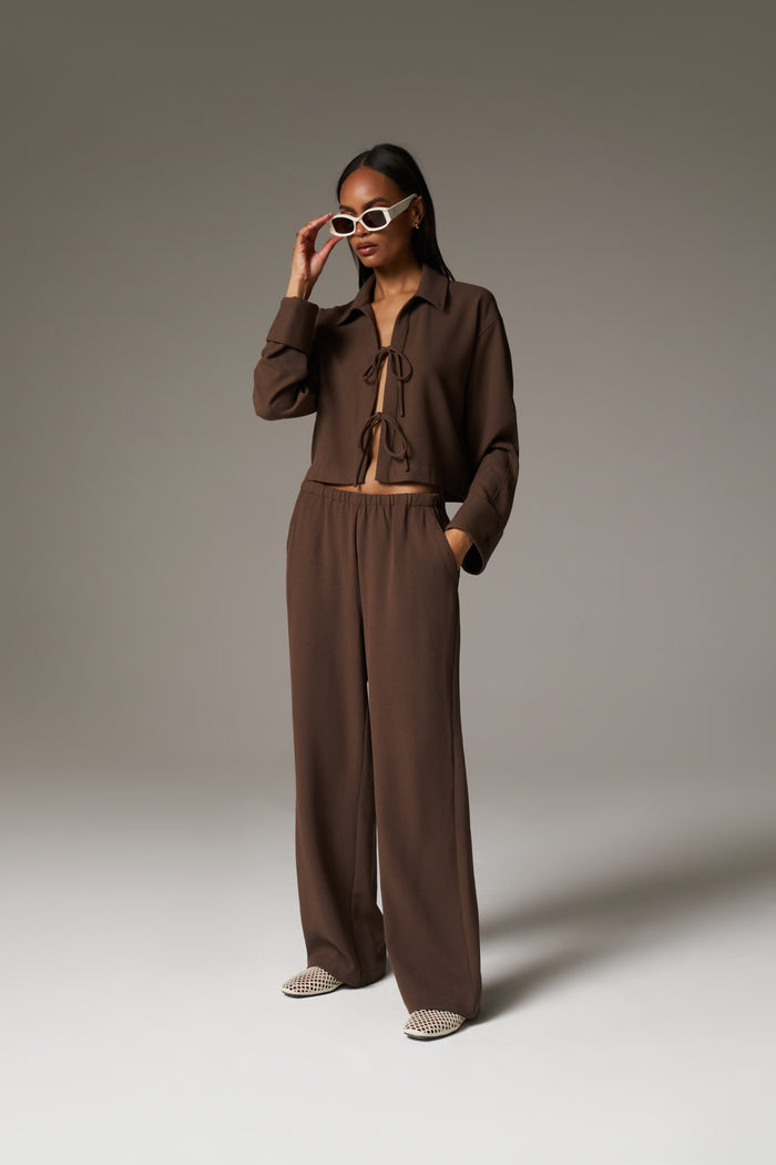TEXTURED LINEN BUTTON DETAIL TROUSER - BROWN