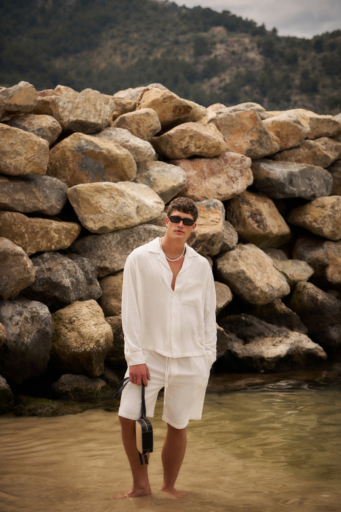 TEXTURED WOVEN SHORTS - WHITE