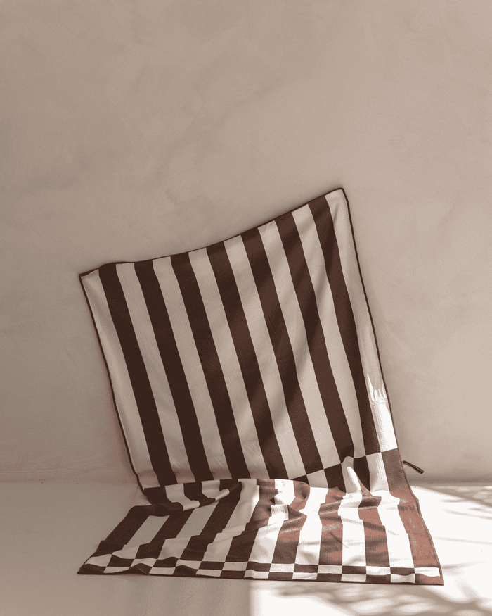 Sand-free beach towel, Sand Society