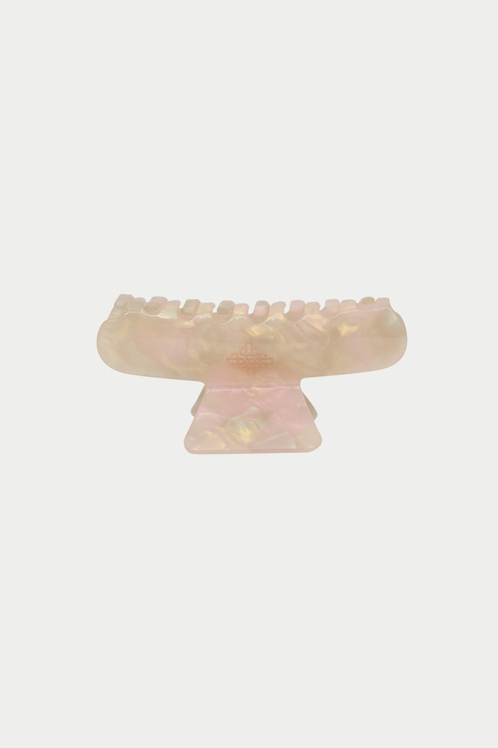 TORTOISESHELL EMBLEM CLAW CLIP - PEARL