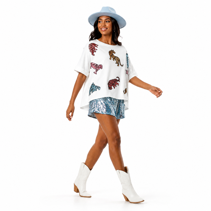 Casual women's tiger T-shirt with sequins and regular sleeves for casual outfits for everyday styling with an animal pattern.