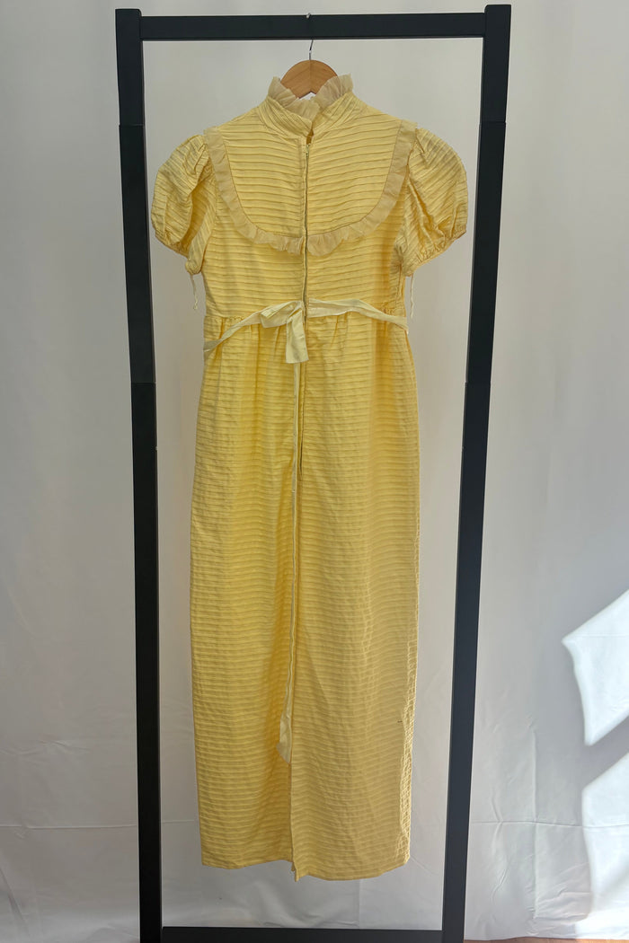 Young persons soft yellow A line maxi dress Childrens size 10